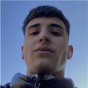 Profesor de música especializado en piano y violin
